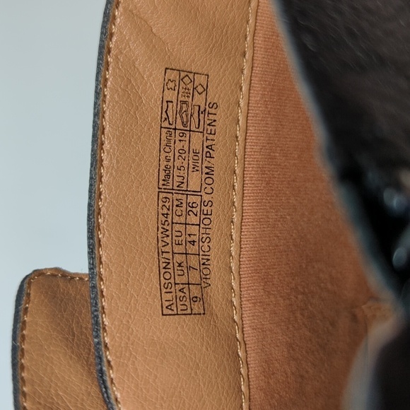 Vionic Alison Black Leather Ankle Bootie boots womans size 9W. EU 41 - Picture 16 of 16